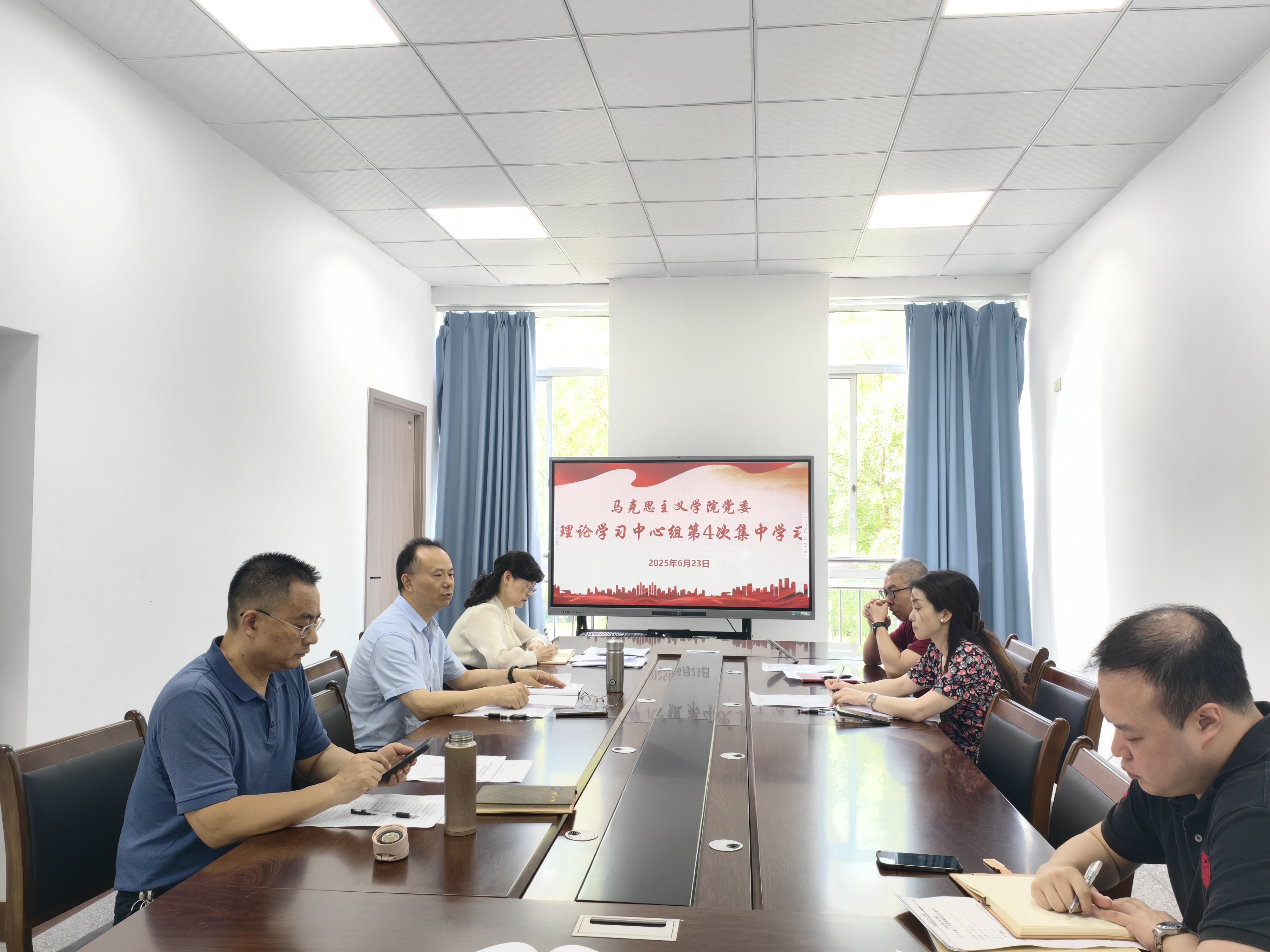 Oveb_1751104487678011742.jpg Oveb_1751104487678011742.jpg